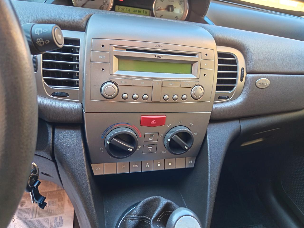 Lancia Ypsilon 1.2 benz 100.000km NEOPATENT