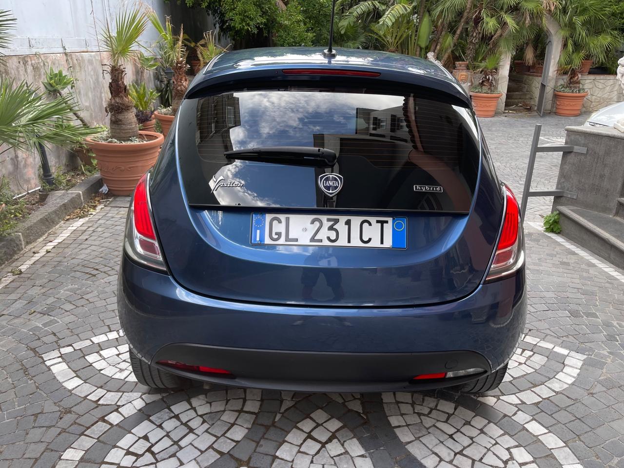 Lancia Ypsilon Hybrid LED UCONNECT