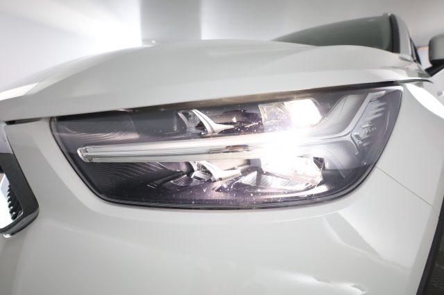 VOLVO XC40 XC40 B4 AWD Geartronic Momentum Pro