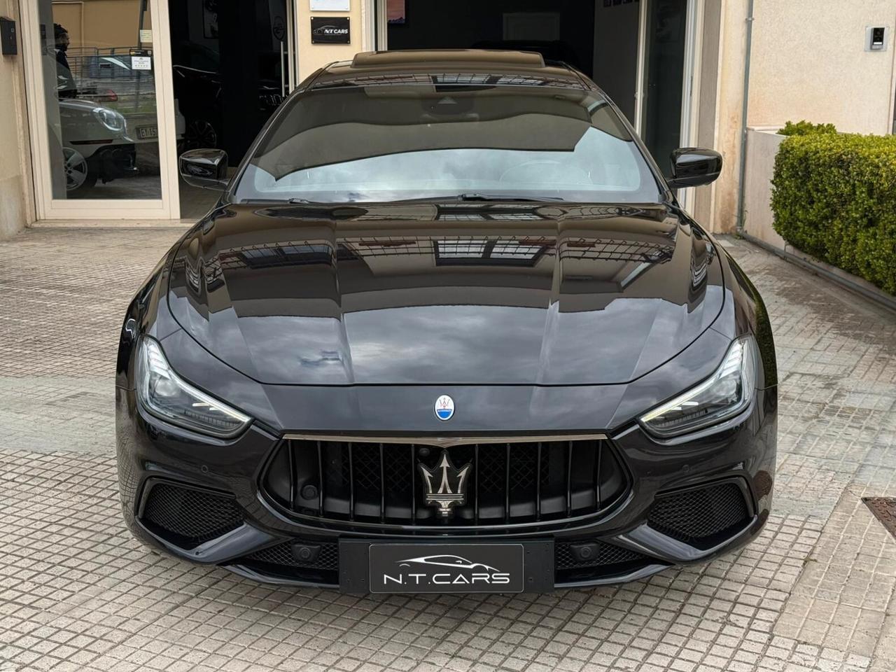 Maserati Ghibli V6 Diesel 275 CV Gransport Nerissimo