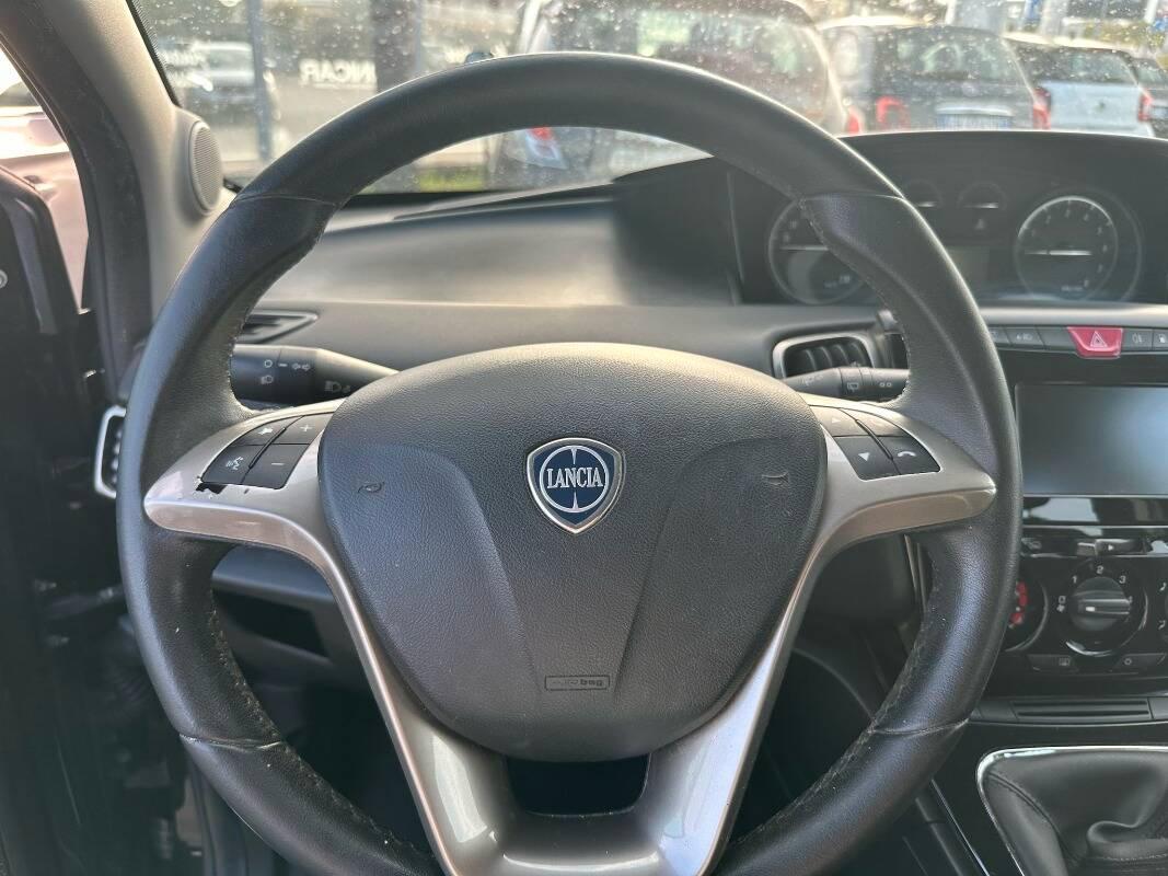 Lancia Ypsilon 1.2 Platinum ecochic Gpl 69cv my16