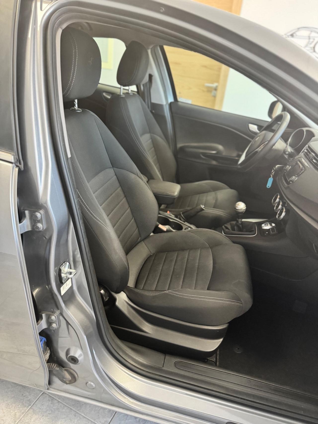 Alfa Romeo Giulietta 1.6 JTDm-2 120 CV Distinctive
