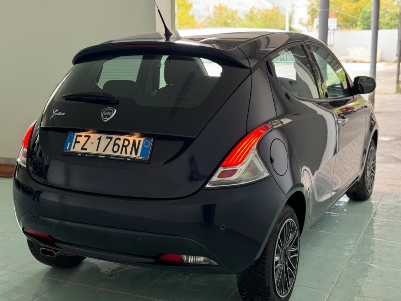 Lancia Ypsilon 1.2 69 CV 5 porte S&S Gold