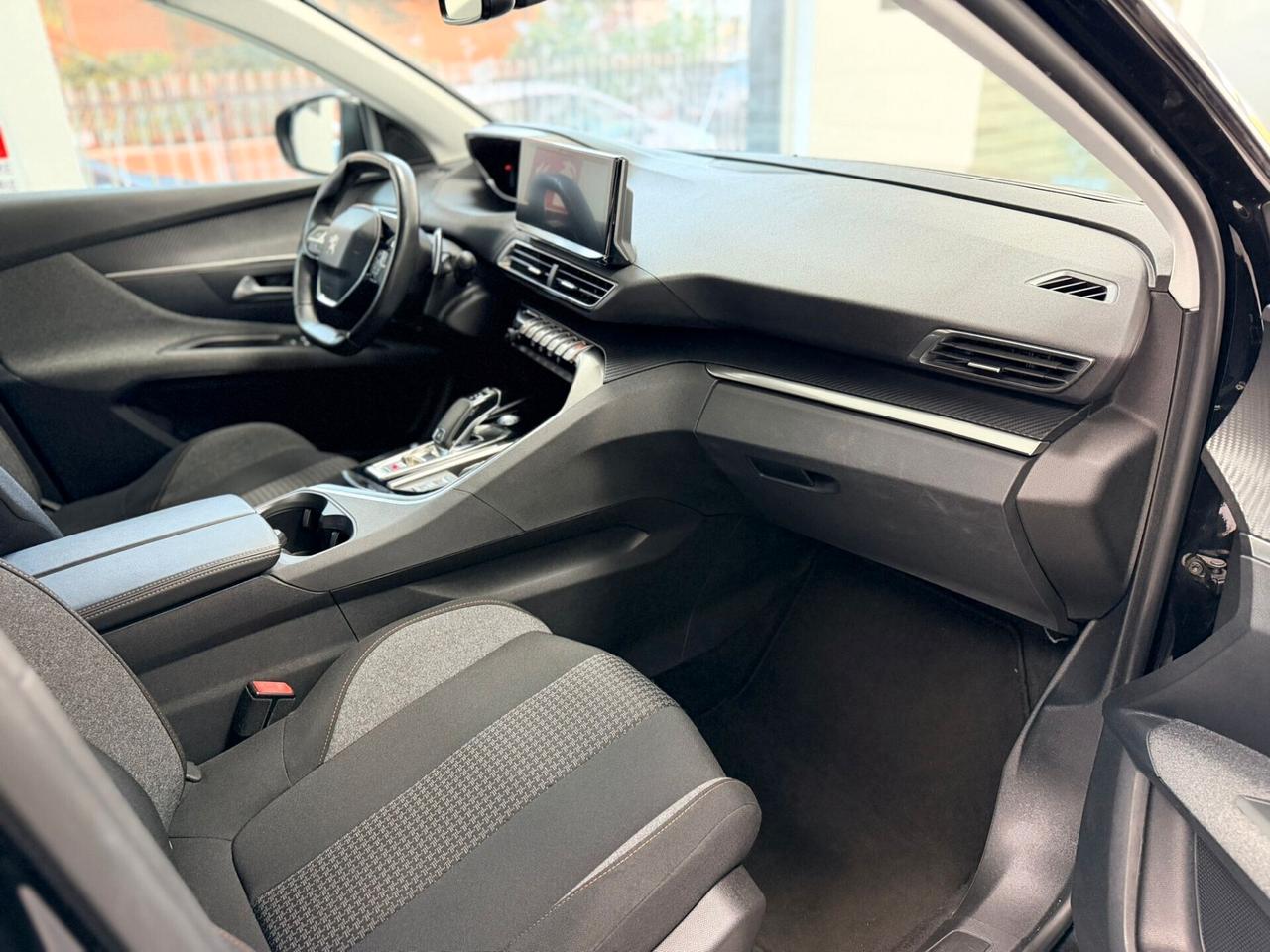 Peugeot 3008 1.5 diesel 131CV EAT8 Allure anno 12/2021 Permute Garanzia Finanziamenti