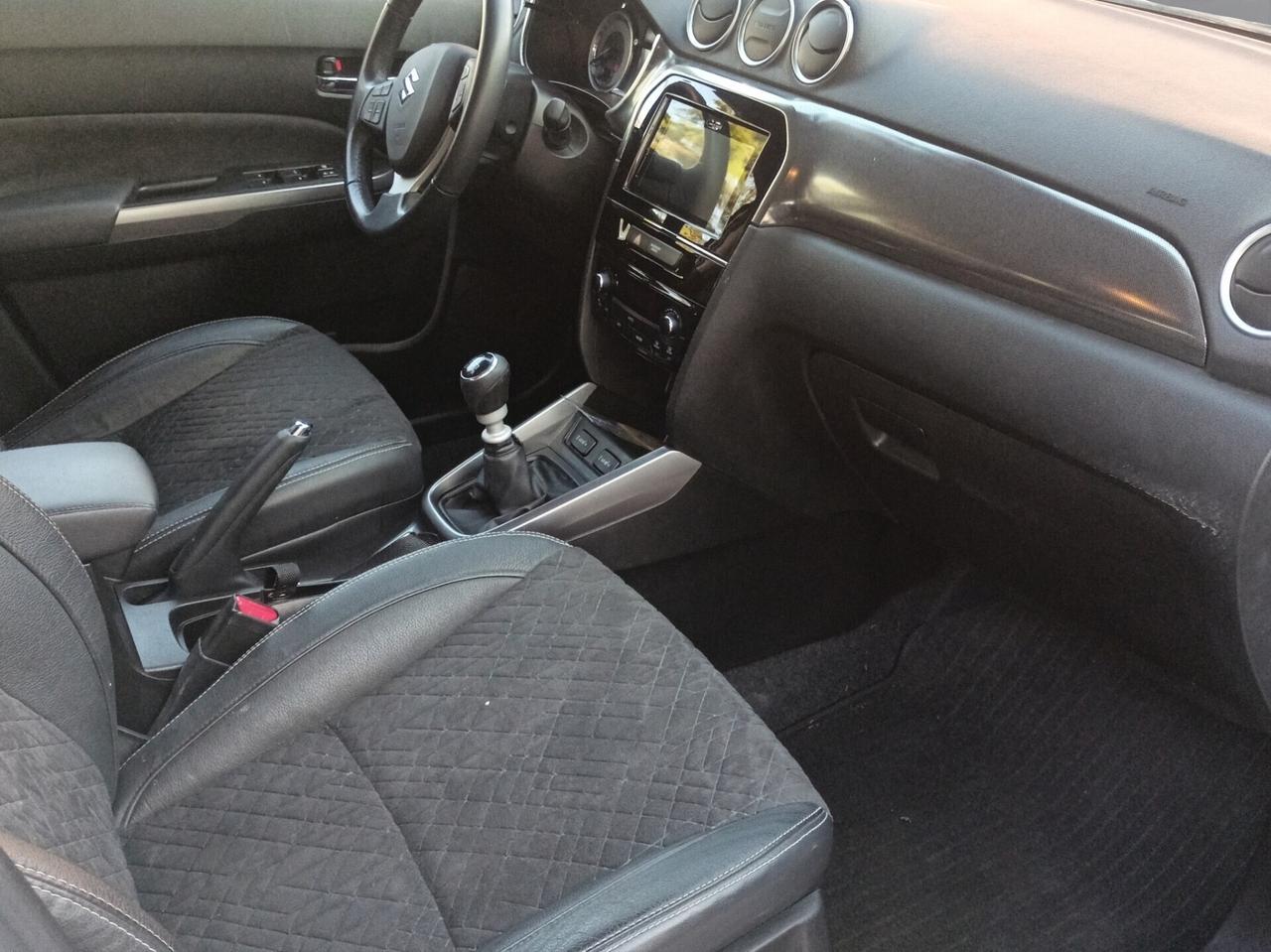 Suzuki Vitara 1.4 Hybrid Top