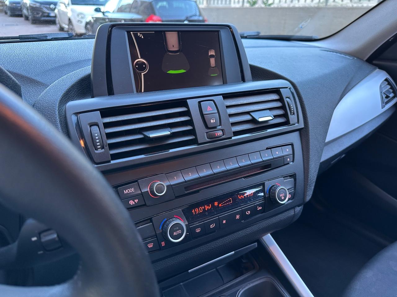 Bmw 118 118d 5p. Urban