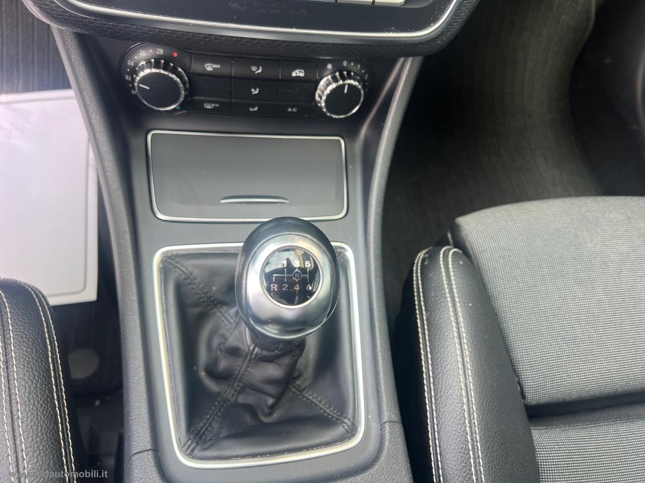 MERCEDES-BENZ A 180 d Premium PACK AMG
