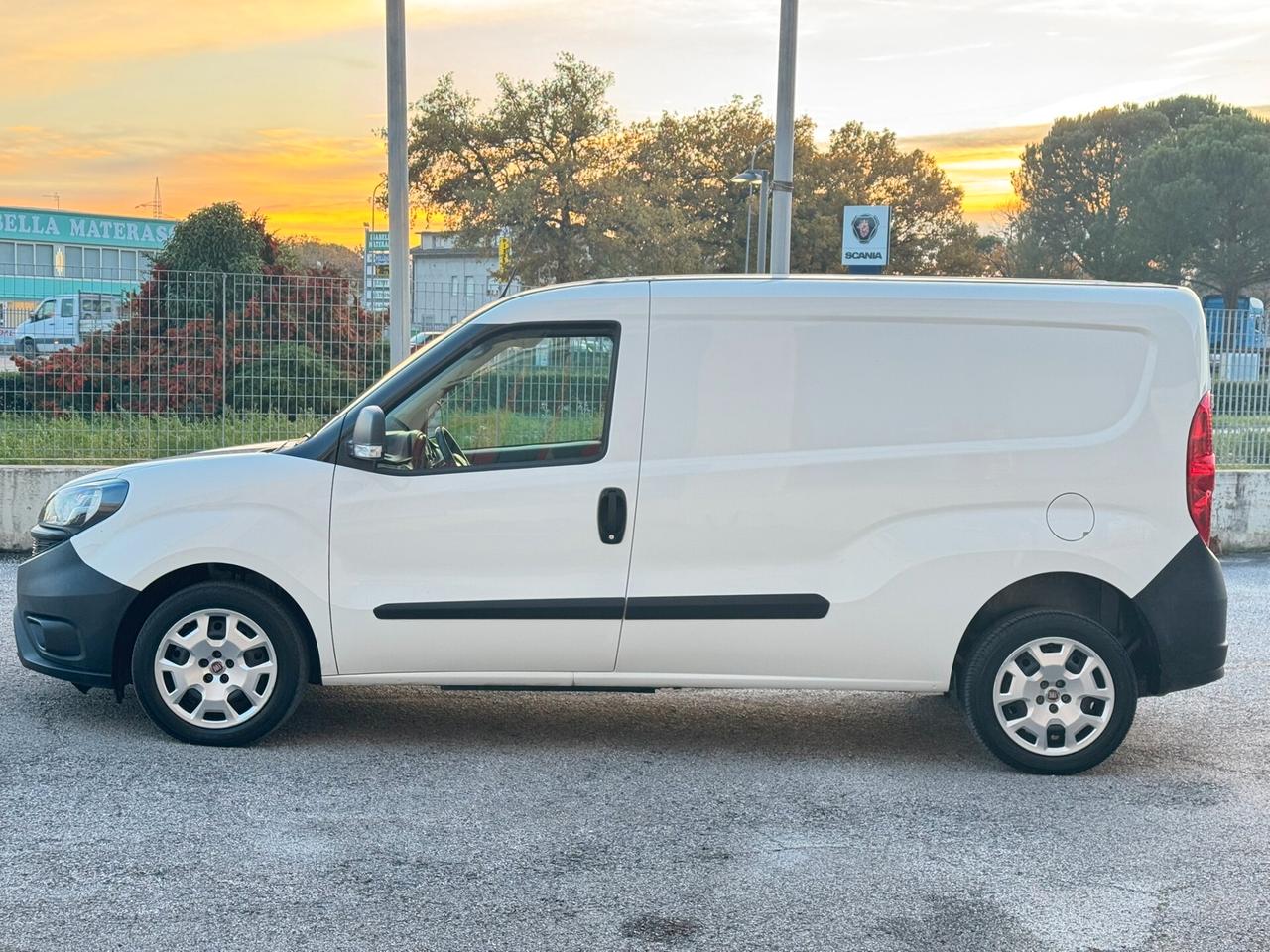Fiat Doblo' cargo Maxi Autocarro 3 posti