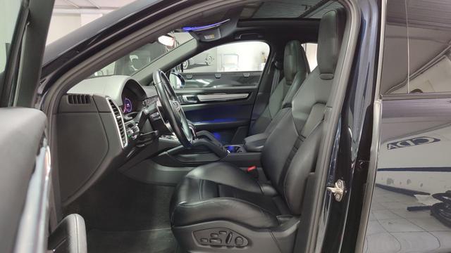PORSCHE Cayenne Coupé 3.0 V6 E-Hybrid Platinum Edition