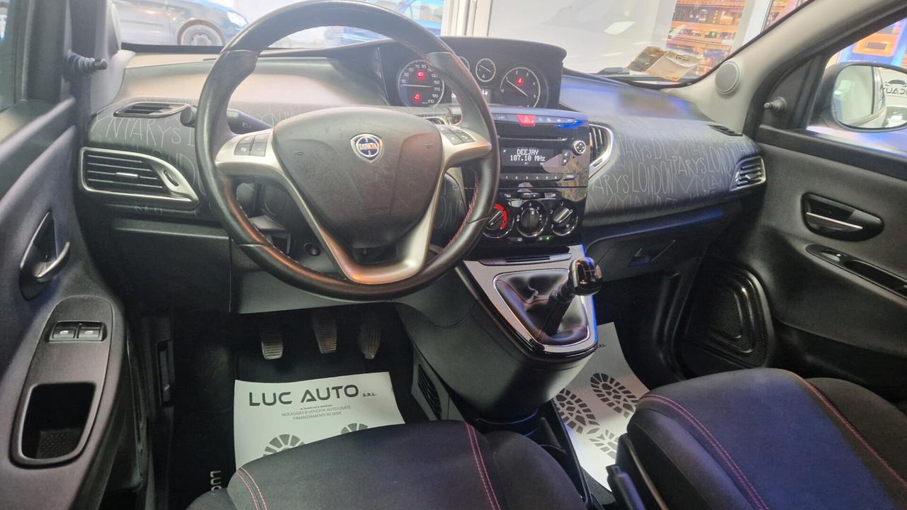 Lancia Ypsilon 1.3 MJT bicolor