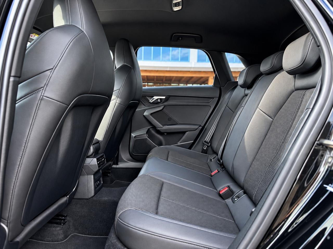 Audi A3 SPB 30 TDI S line edition