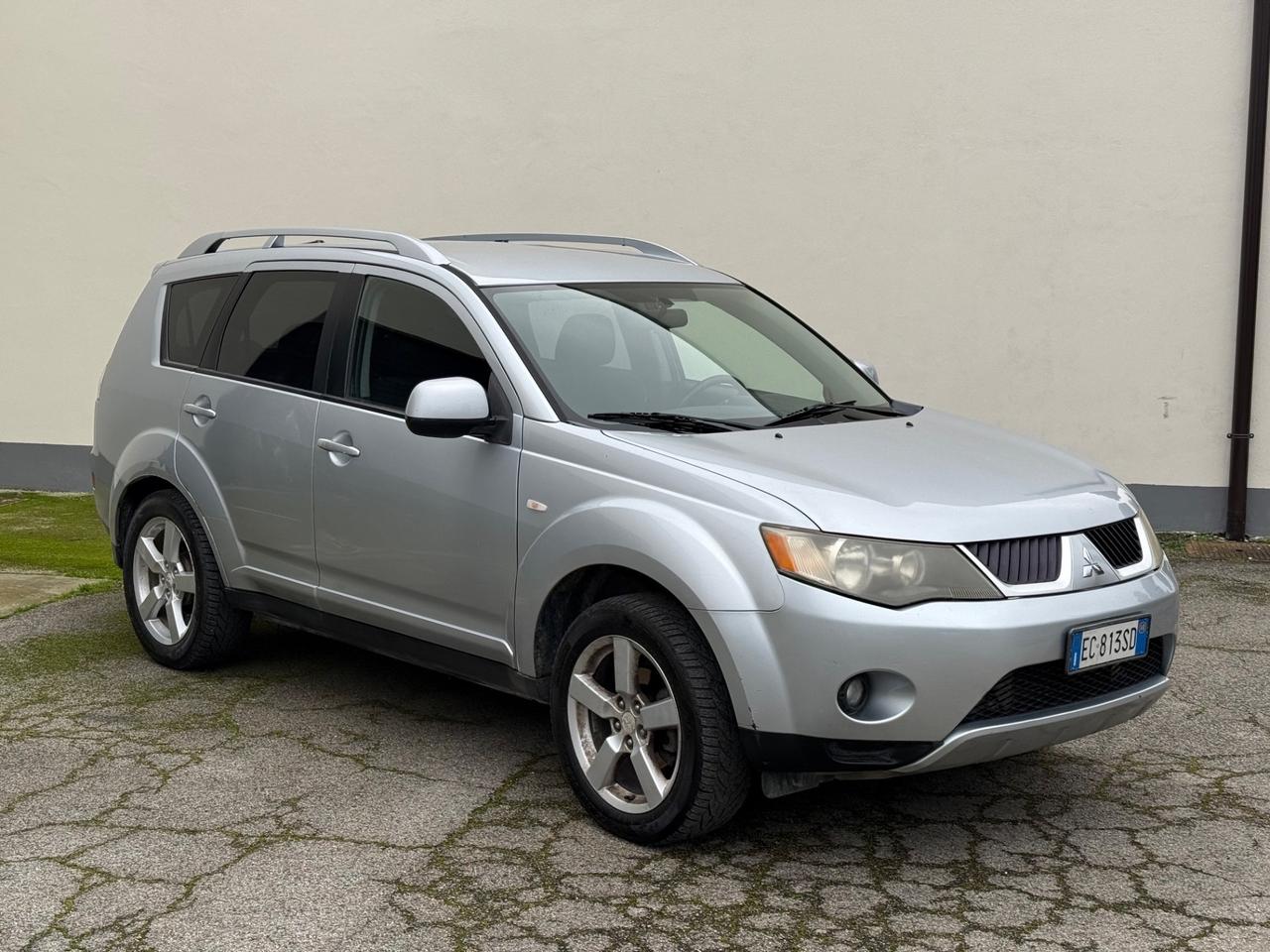 Mitsubishi Outlander 2.0 DI-D Instyle DPF 7p.ti