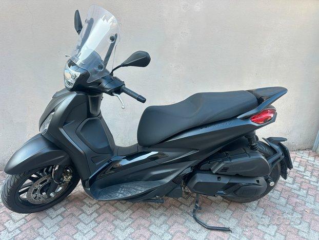 Moto beverly 400 deep black abs-asr 2023