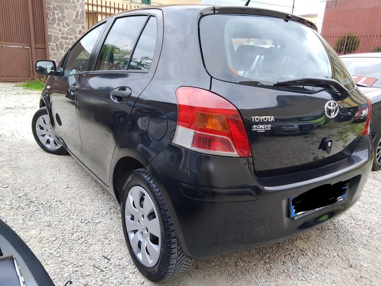 Toyota Yaris 1.0 5 porte anno 2010
