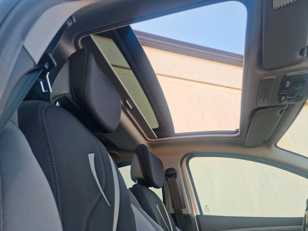 Lancia Ypsilon 1.2 benzina 70cv Tetto panoramico