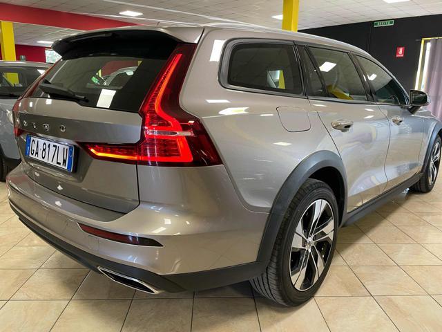 VOLVO V60 Cross Country D4 AWD Geartronic *led/telecam/pelle*
