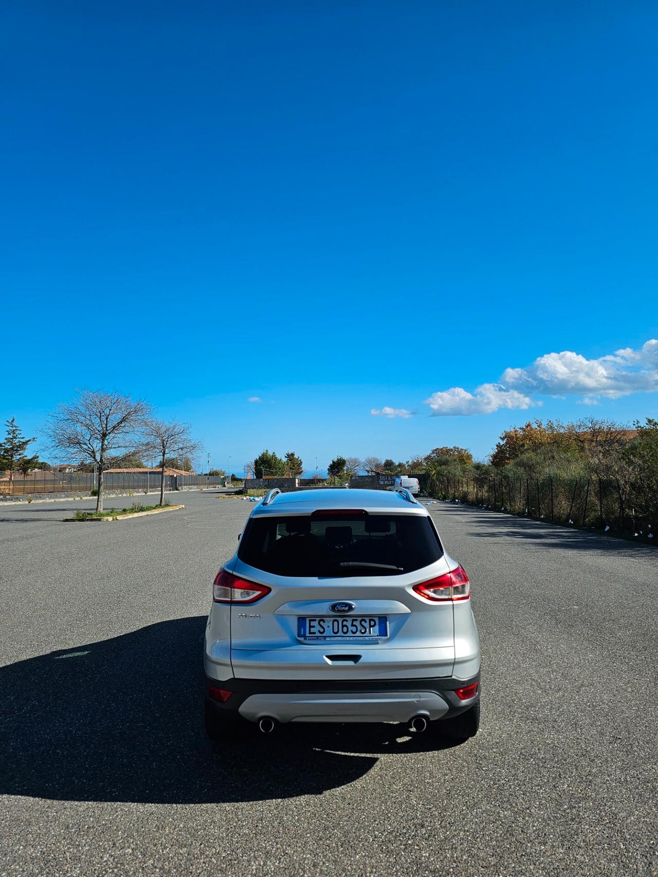 Ford Kuga 2.0 TDCI 140 CV 4WD Titanium cambio manuale 6 marce