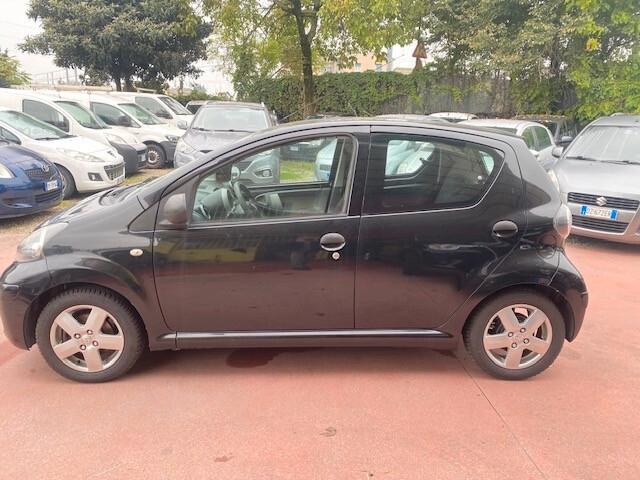 Toyota Aygo 1.0 12V VVT-i 5 porte Sol GPL