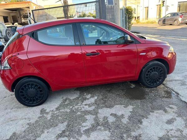 Lancia Ypsilon 1.2 69 CV 5 porte S&S Gold