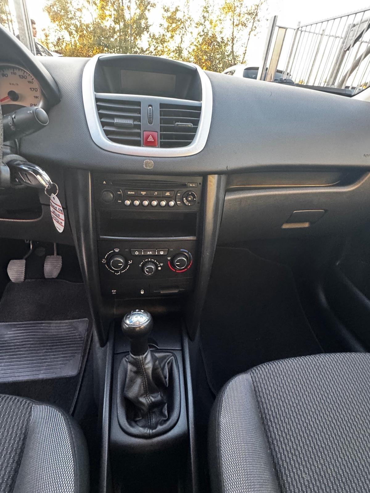 Peugeot 207 1.4 8V 75CV 5p. X Line ECO GPL