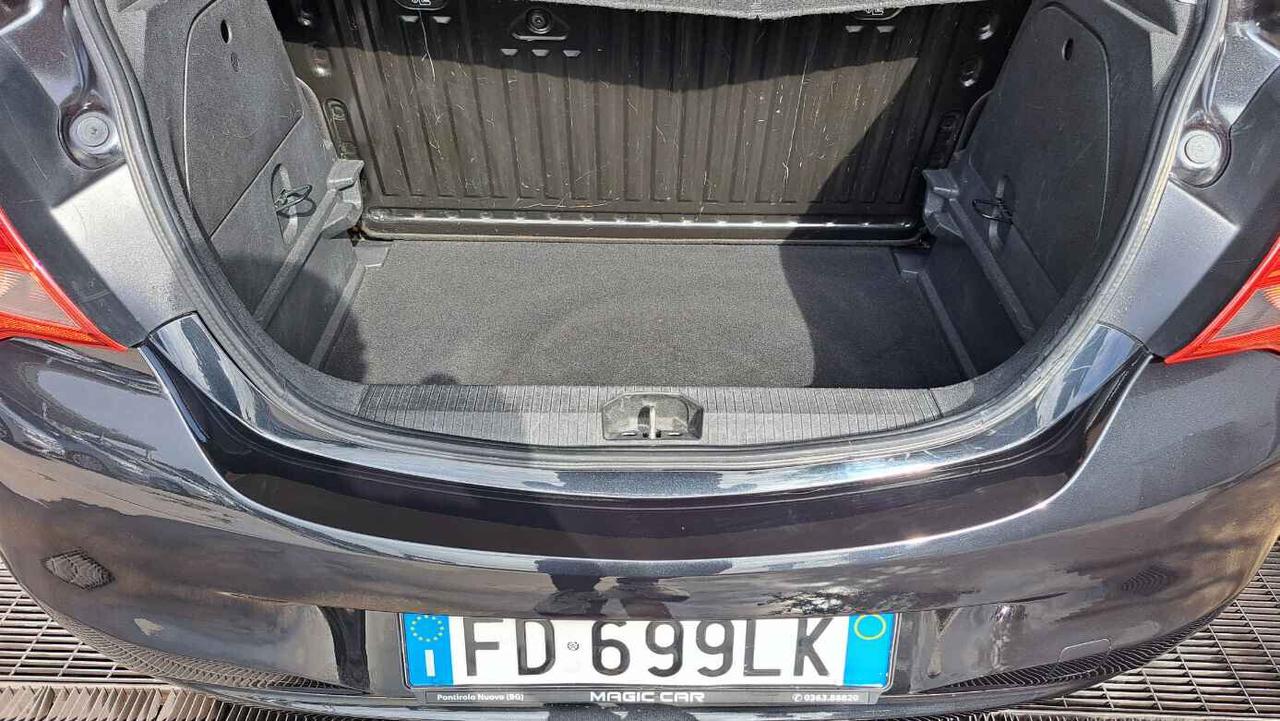 Opel Corsa 1.2 Benzina 69Cv 5P