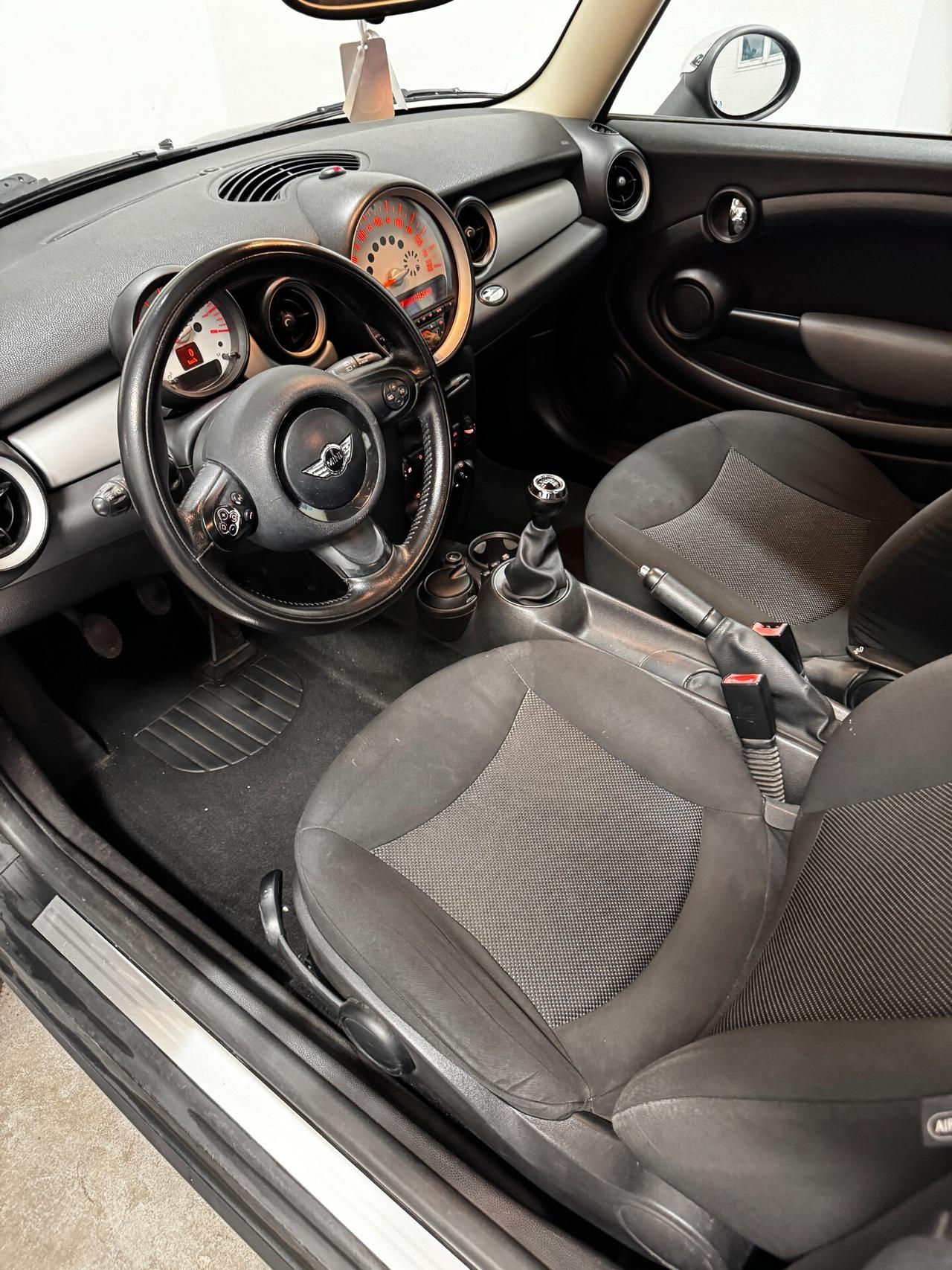 Mini 1.6 16V One (55kW)