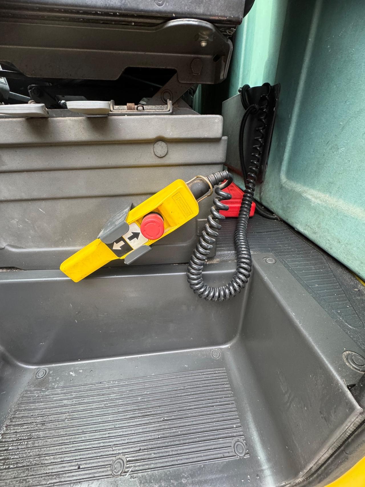 Iveco Daily 35.12 2.8 TDI ribaltabile 3 laterale