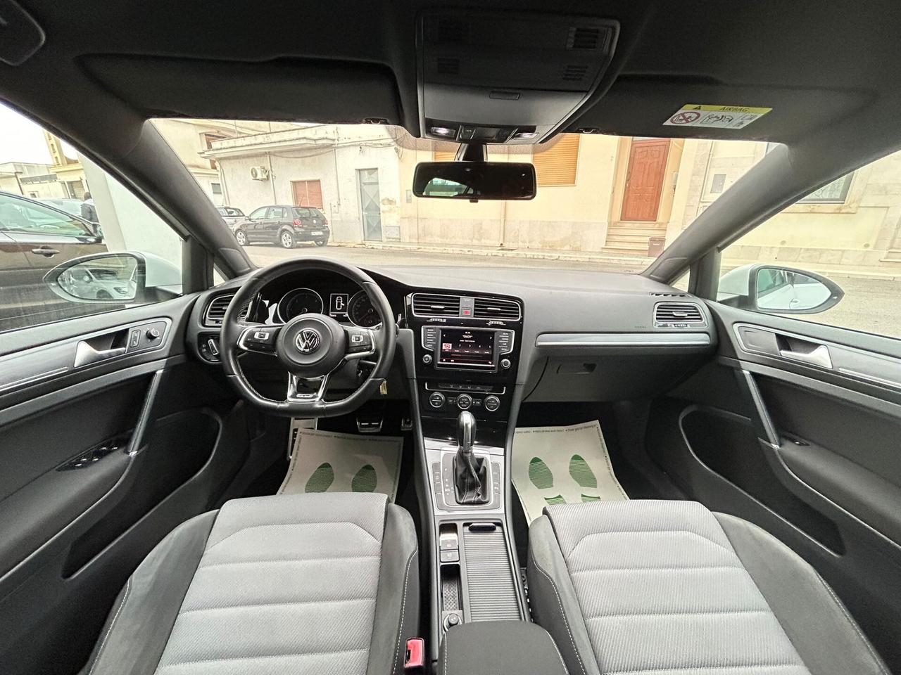 Volkswagen Golf 1.6 TDI 110Cv R-LINE DSG/LED-2017