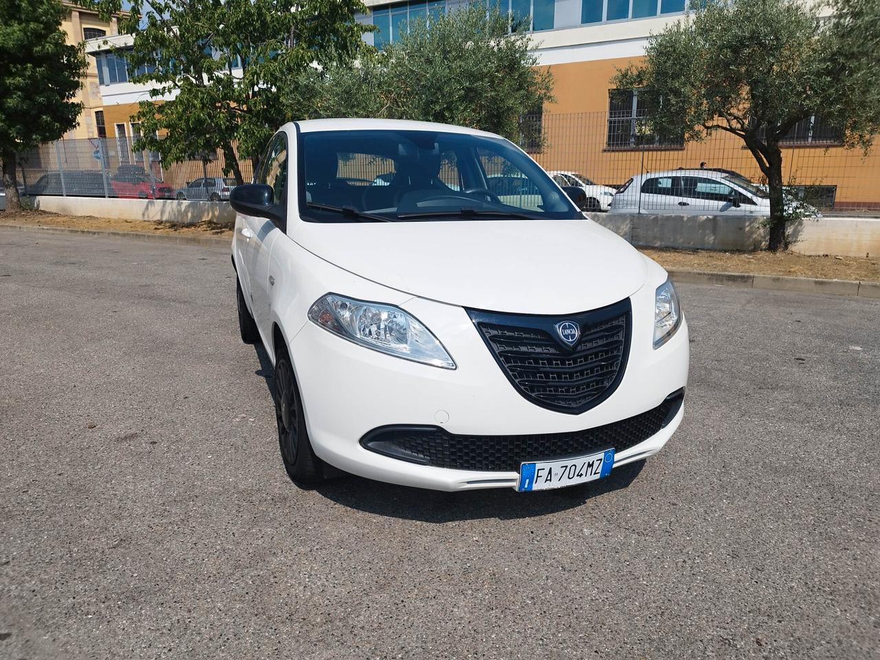 Lancia Ypsilon 1.2 69 CV 5 porte Elefantino - euro 6