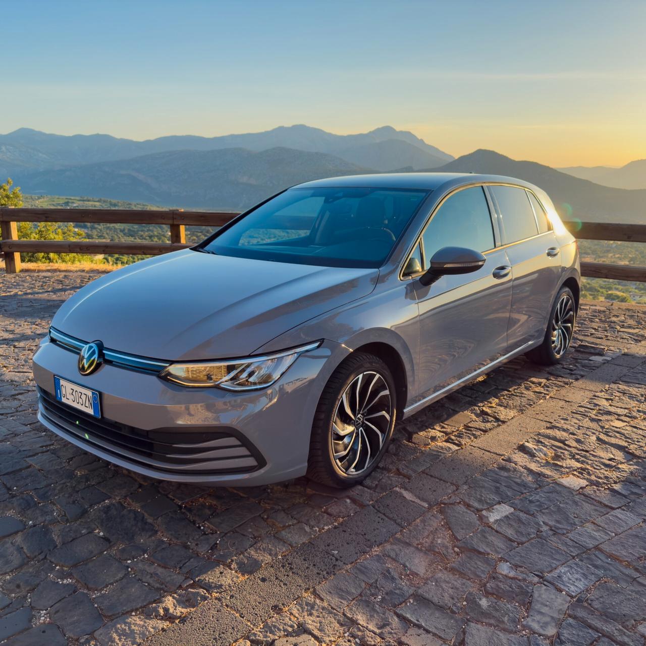 Volkswagen Golf 8 - 2.0 TDI EVO SCR Life - 2022