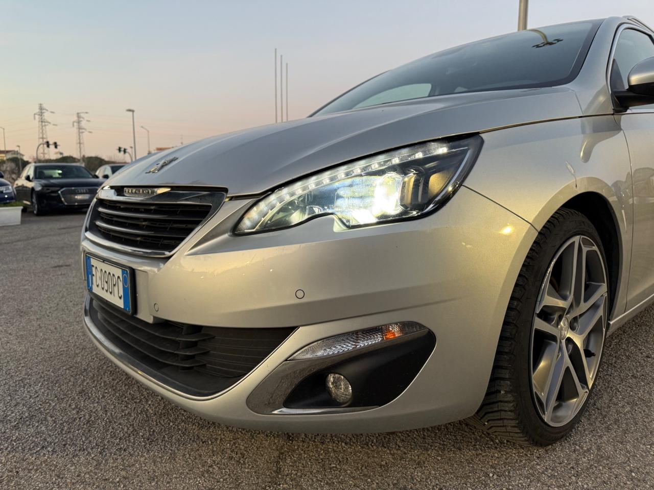 Peugeot 308 BlueHDi 120 S&S EAT6 SW Allure