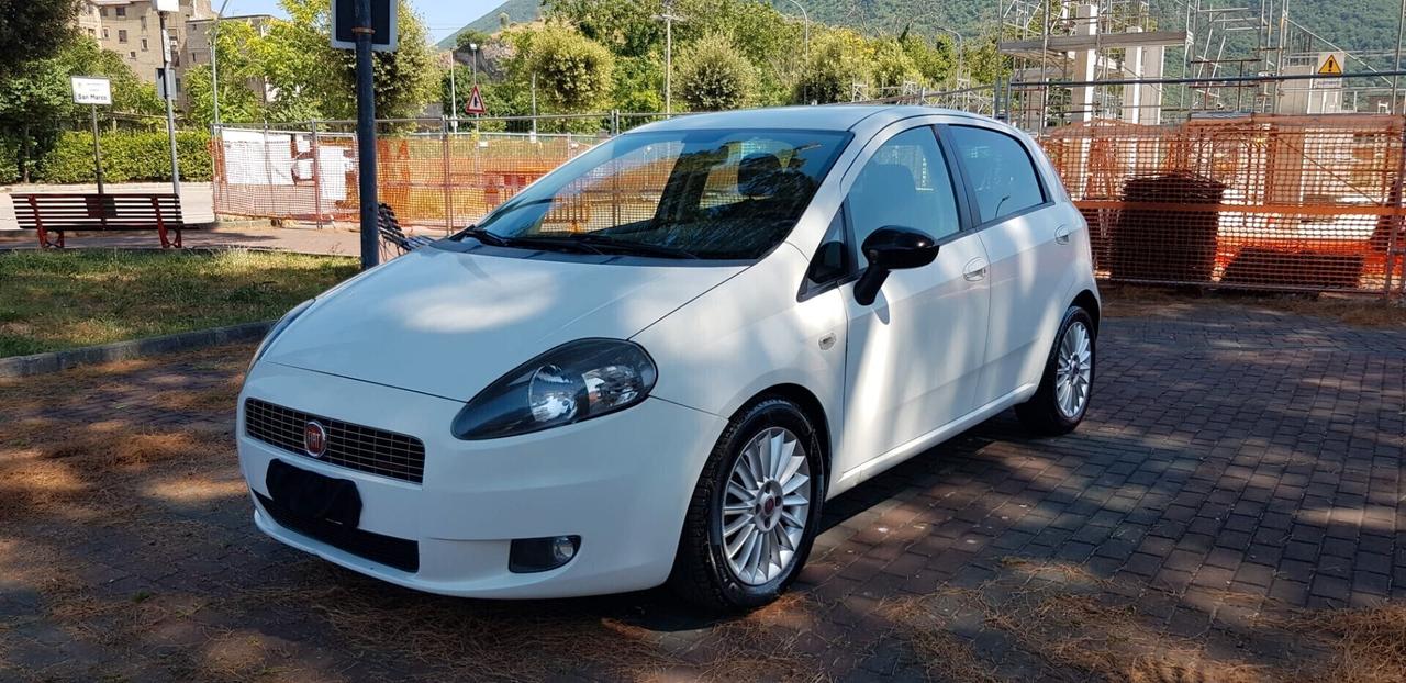 Fiat Grande Punto 1.3 MJT 90 CV 5 porte cruise control,cerchi in lega da 16, mp3,usb,comandi al volante