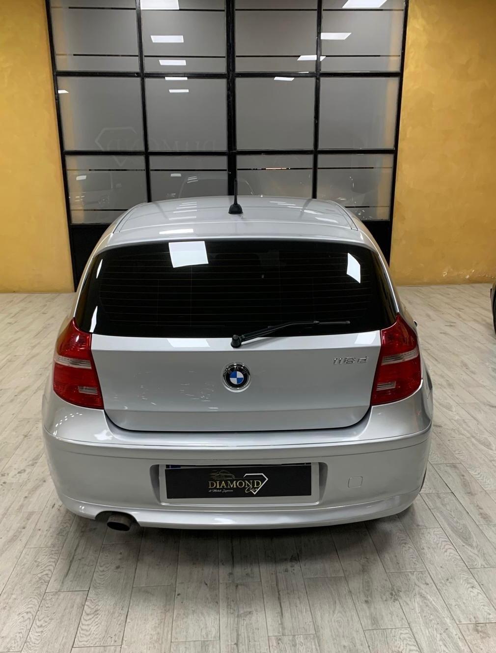 BMW 118d 143 cv “RESTYLING/LED/SENSORI PARK”-2009