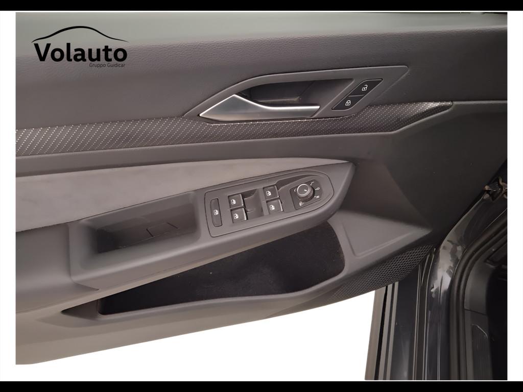 VOLKSWAGEN Golf VIII 2020 - Golf 1.5 tsi evo R-Line 150cv