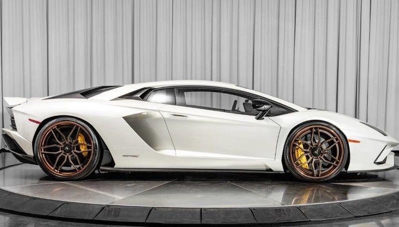 LAMBORGHINI Aventador S 6.5 V12 NOLEGGIO LUNGO TERMINE LEASING ALL INCLUSIVE