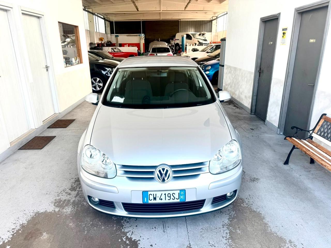 Volkswagen Golf 1.6 16V FSI 5p. Sportline