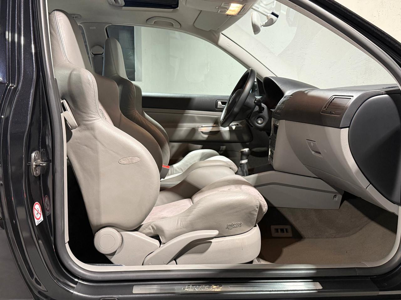 Volkswagen Golf 3.2 V6 cat 3 porte R32