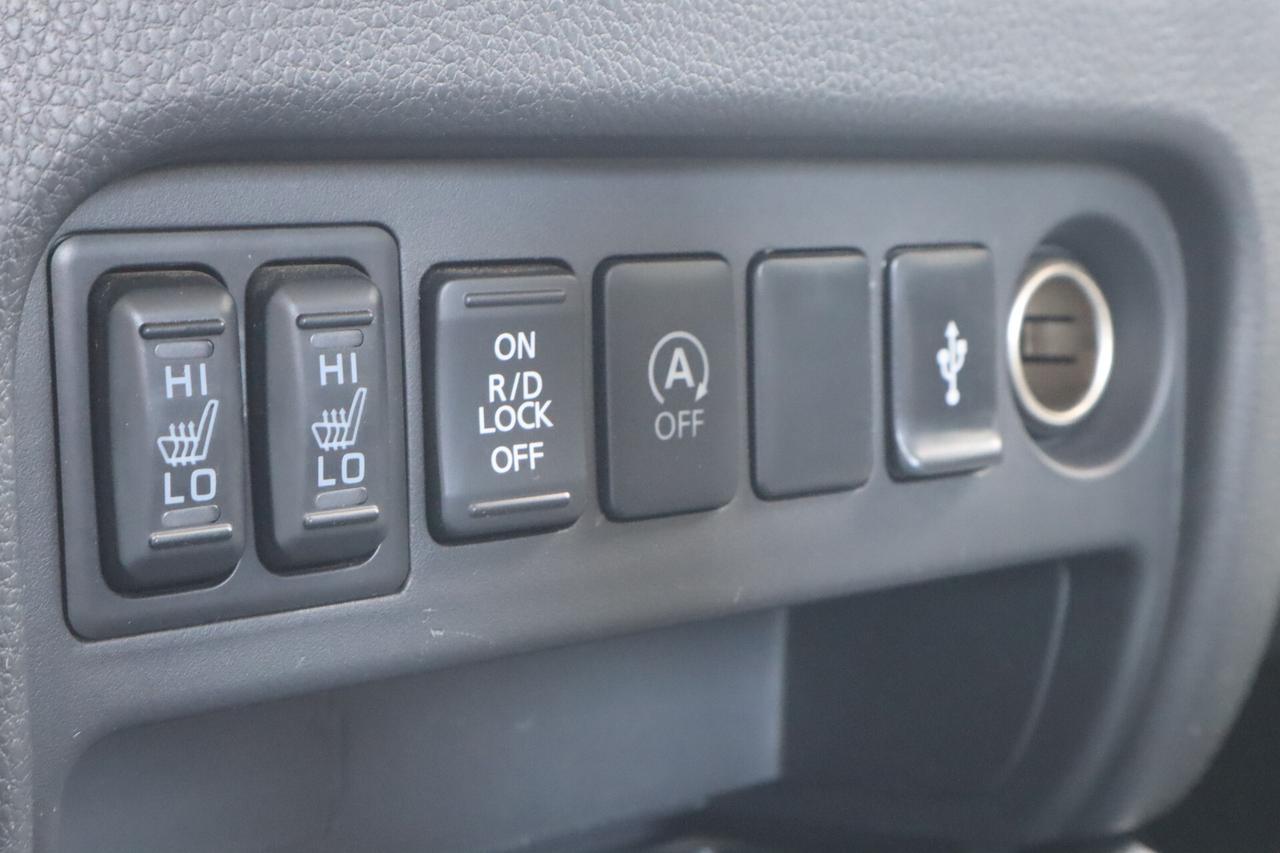 Mitsubishi L200 Club-Cab Gancio SOLO 36.000KM!