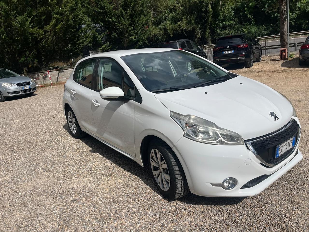 Peugeot 208 1.4 HDi 68 CV 5 porte Allure