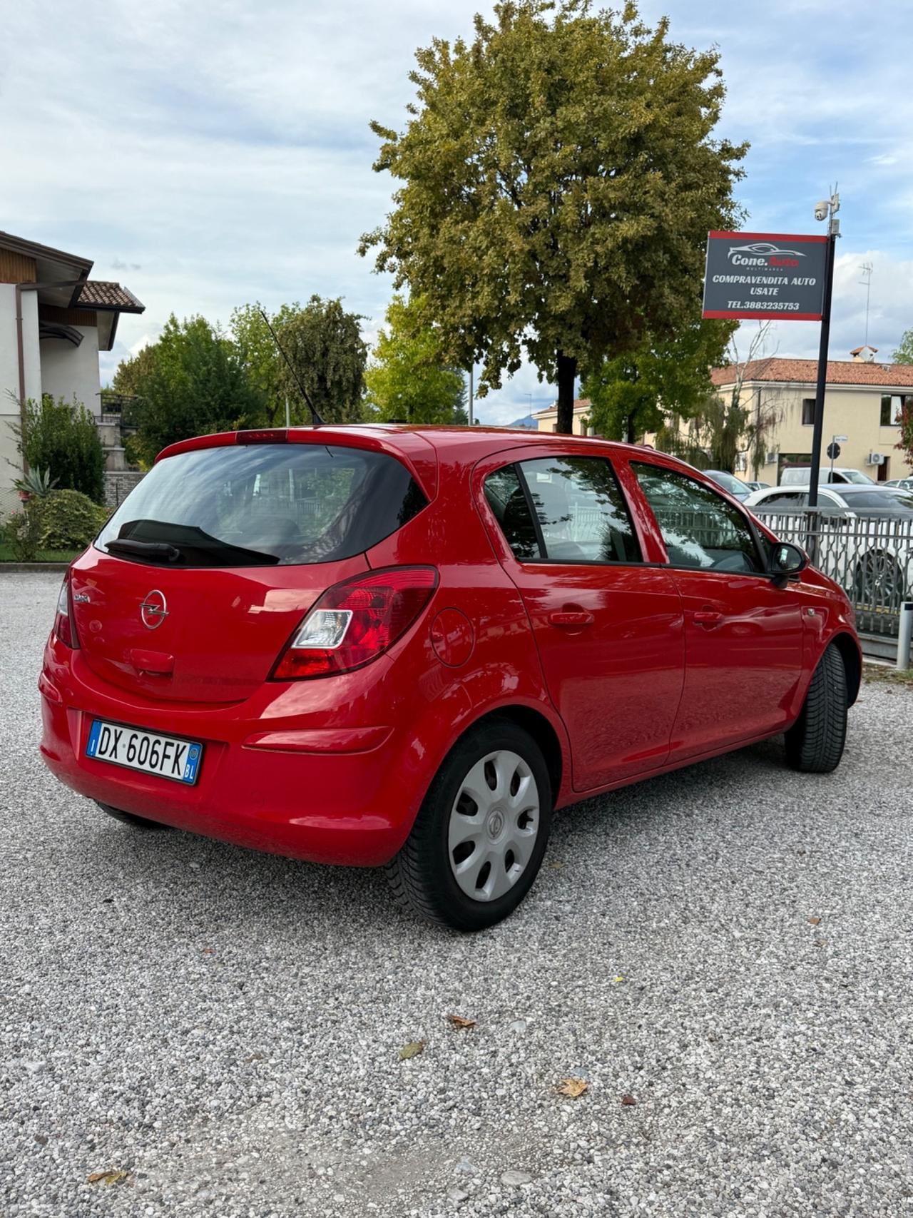 Opel Corsa 1.2 5 porte Cosmo