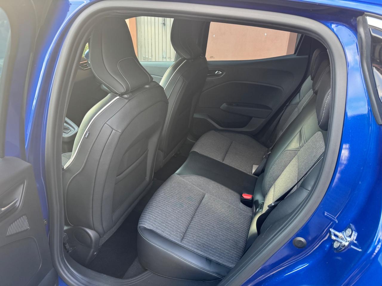 Renault Clio Full Hybrid E-Tech 140 CV 5 porte Initiale Paris