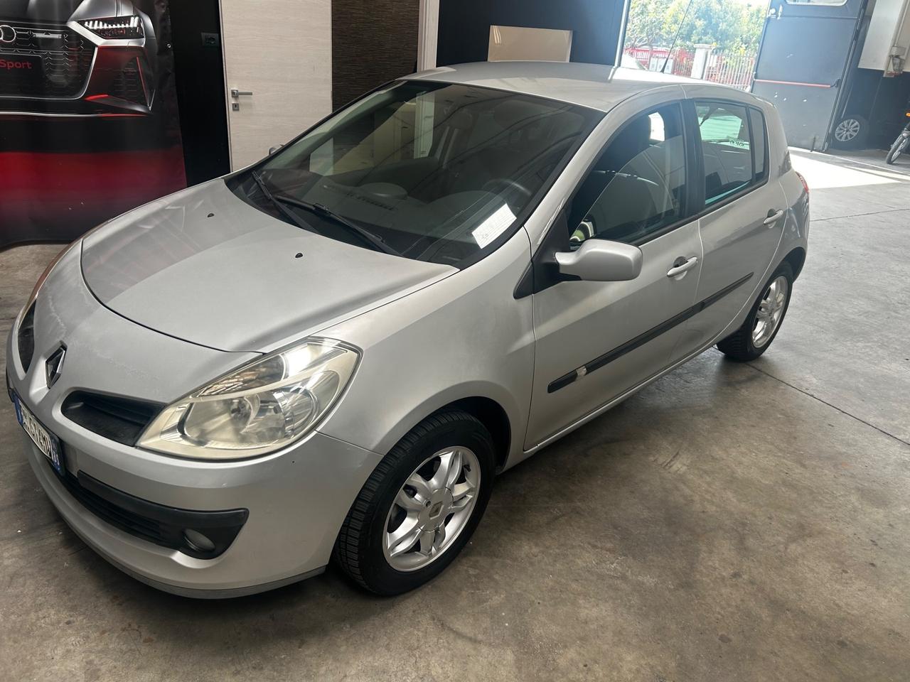 Renault Clio 1200 benzina x neopatentati