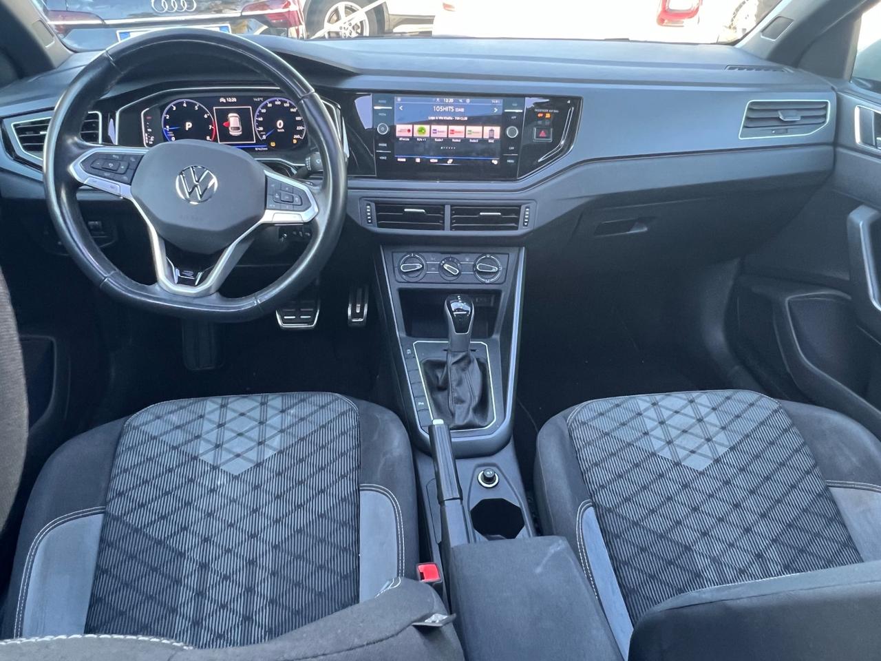 Volkswagen Taigo 1.0 TSI 110 CV R-Line TETTO APRIBILE / FINANZIABILE