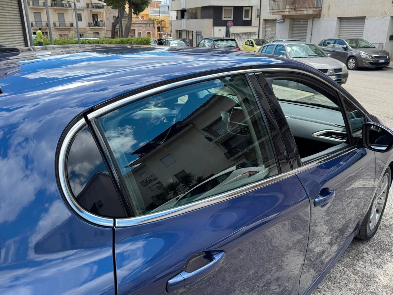 PEUGEOT 208 1.4 HDI 68 CV. ALLURE NAVI CERCHI