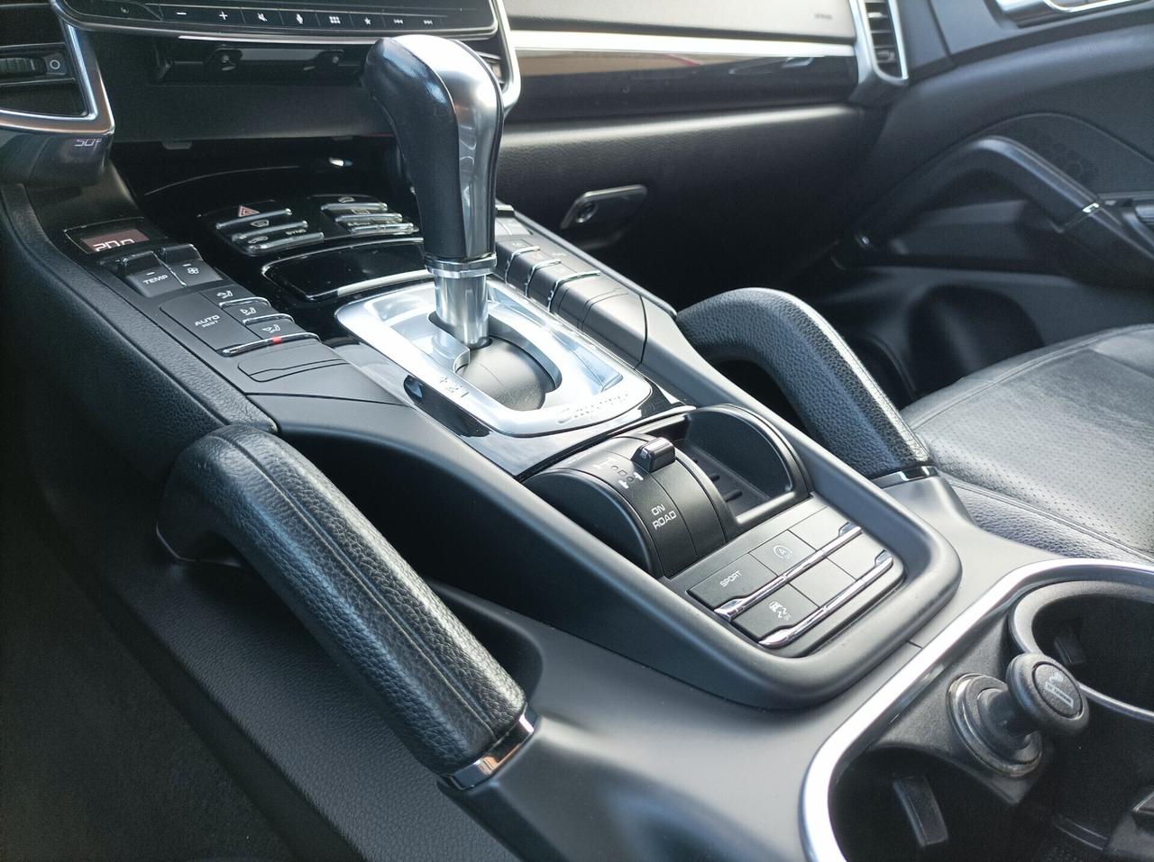 Porsche Cayenne 3.0 Diesel RESTYLING 250CV