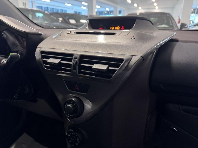 Toyota iQ iQ 1.0 cvt (multidrive)