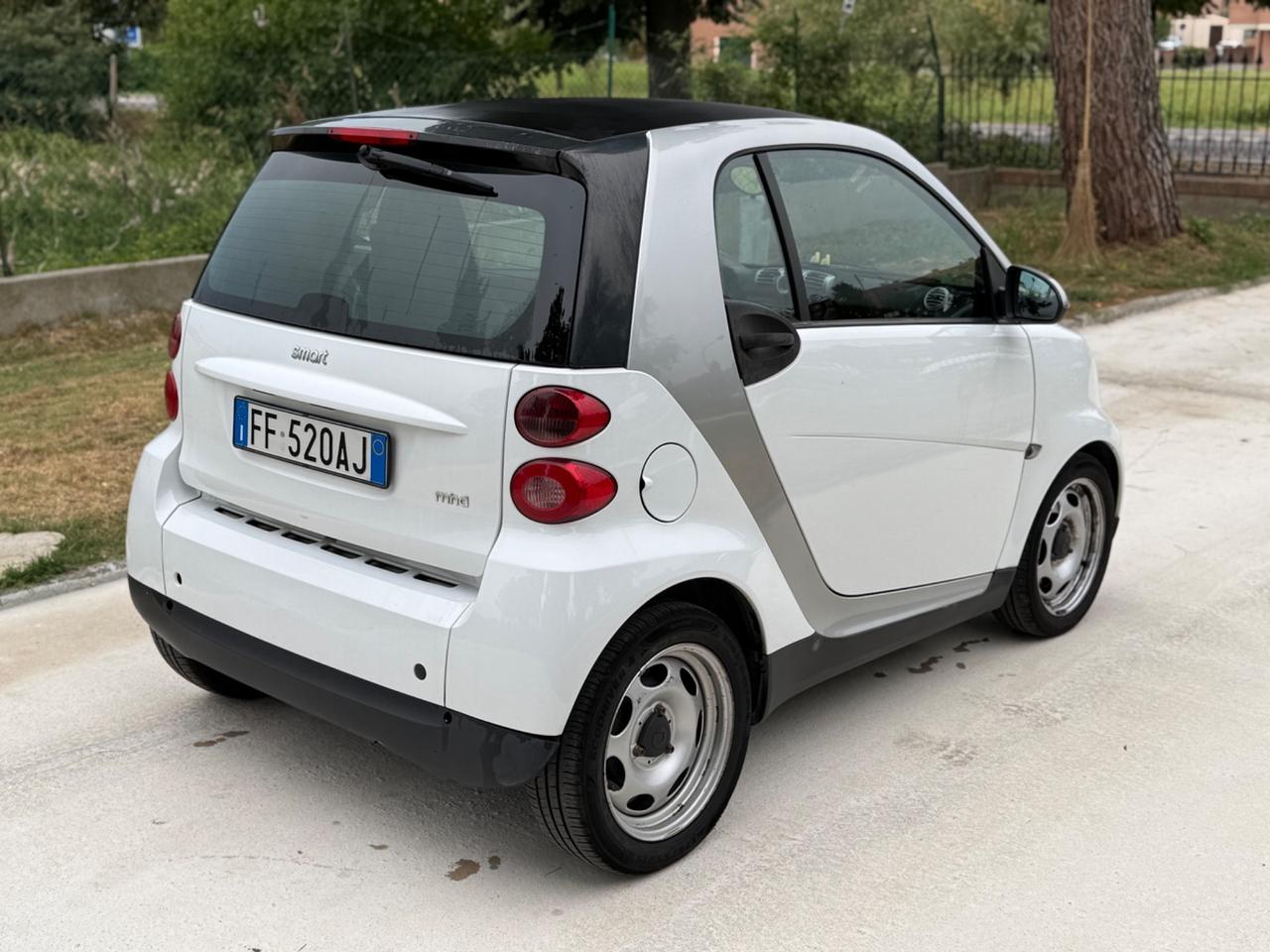 Smart ForTwo 1000 45 kW MHD coupé pure