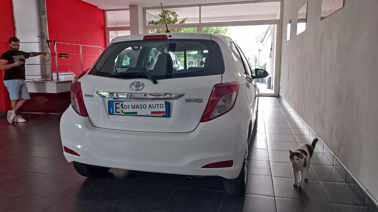 Toyota Yaris 1.0 5 porte