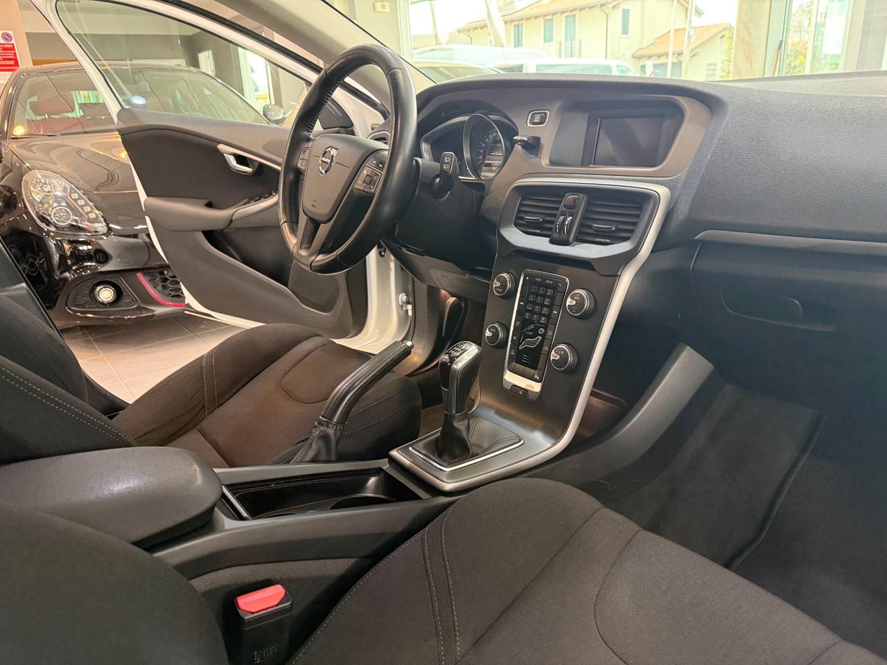 Volvo V40 2.0 d2 Business my17 92.000 KM!!