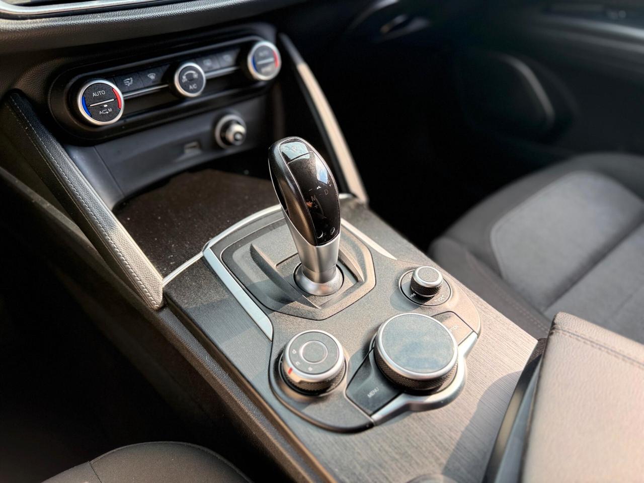 Alfa Romeo Stelvio 2.2 Turbodiesel 180 CV AT8 Q4 Business